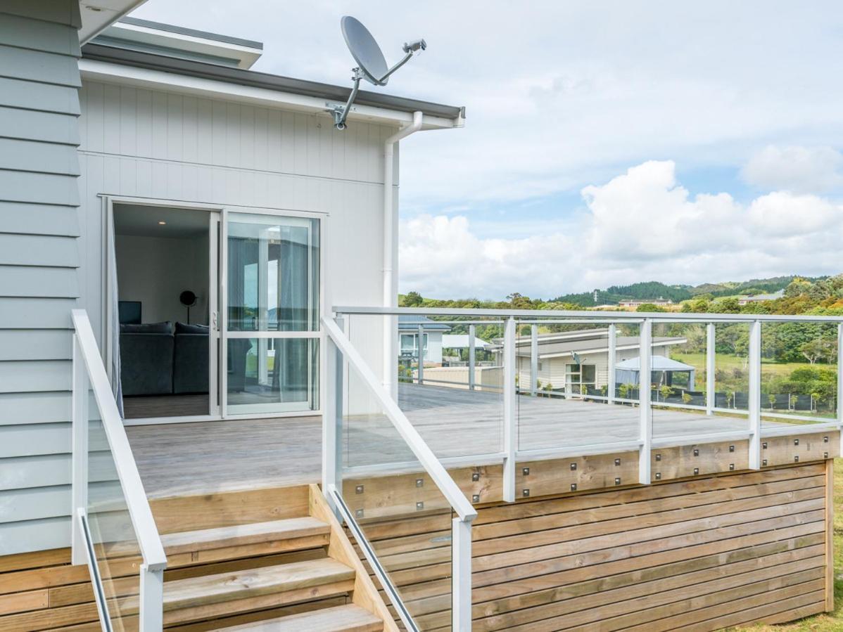 Ruakaka Sands - Ruakaka Holiday Home المظهر الخارجي الصورة